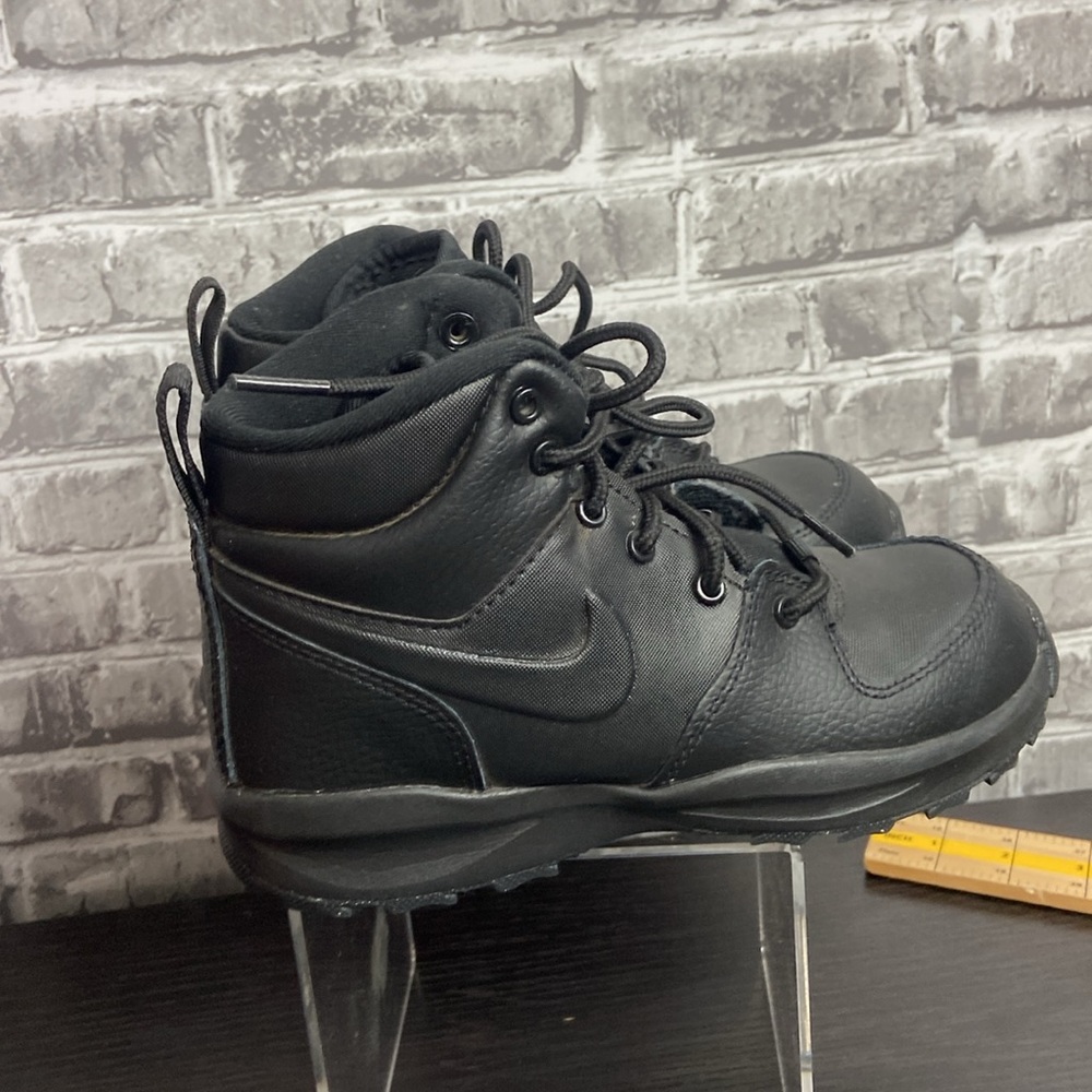 Nike - Picture 3 of 10